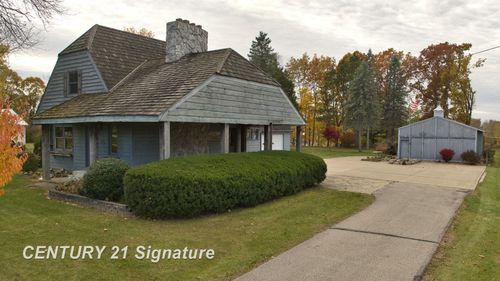 766 S Main St, Chesaning, MI, 48616-1710 | Card Image