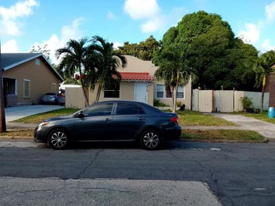 619 51st Street, House other with 4 bedrooms, 2 bathrooms and null parking in West Palm Beach FL | Image 1