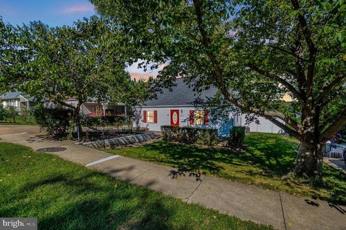 3206 Burgundy Rd, ALEXANDRIA, VA, 22303-1214 | Card Image