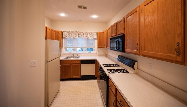 291 - 291 Allerton Commons Ln, Condo with 2 bedrooms, 2 bathrooms and 1 parking in Braintree MA | Image 5