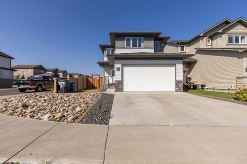 875 Miners Boulevard W, Lethbridge, AB, T1J5L9 | Card Image