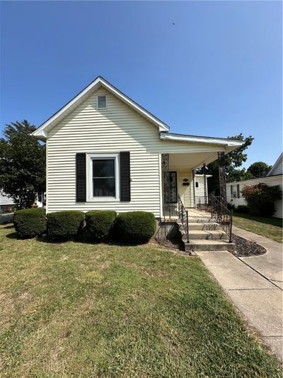 129 Washington Avenue, House other with 2 bedrooms, 1 bathrooms and null parking in Westville IL | Image 2