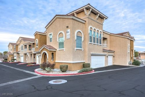 1020-9975 Peace Way, Las Vegas, NV, 89147 | Card Image
