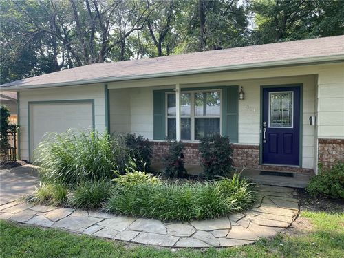 1004 Se 4th St, Bentonville, AR, 72712-6023 | Card Image