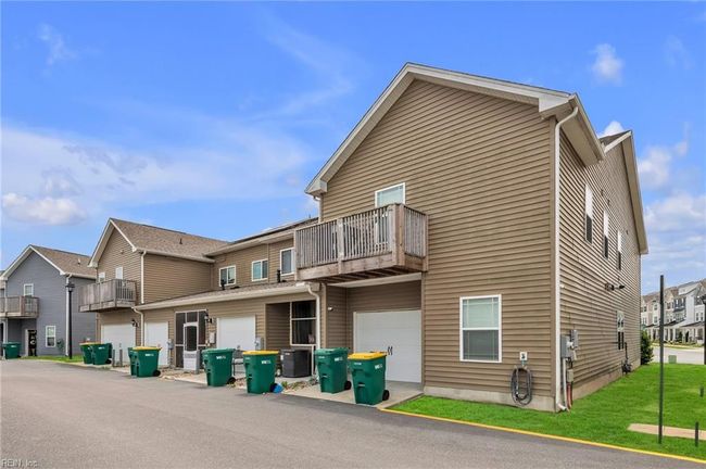 2011 Chartwell Dr, House attached with 3 bedrooms, 3 bathrooms and null parking in Newport News VA | Image 34