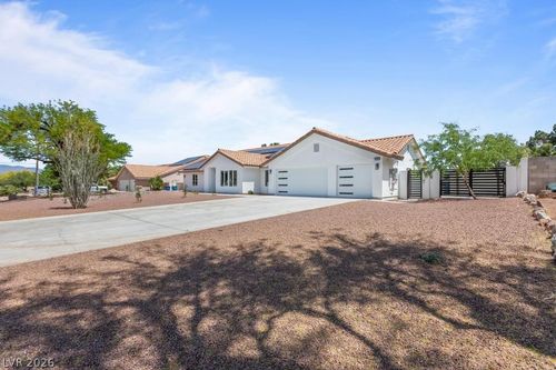 3360 N Pioneer Way, Las Vegas, NV, 89129-6206 | Card Image