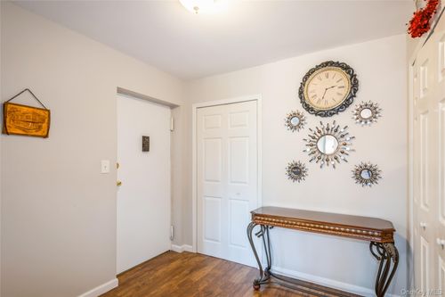 138 Country Club Ln, Pomona, NY, 10970-2440 | Card Image