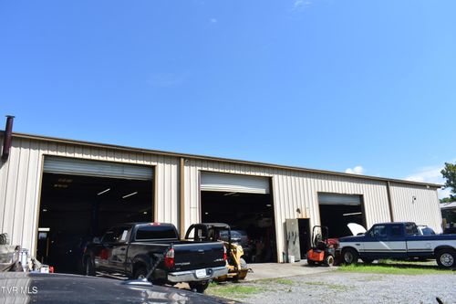 3377 E Stone Dr, Kingsport, TN, 37660-6779 | Card Image