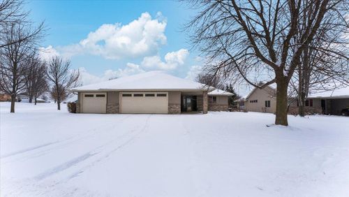 811 Westland St, New London, MN, 56273-4000 | Card Image