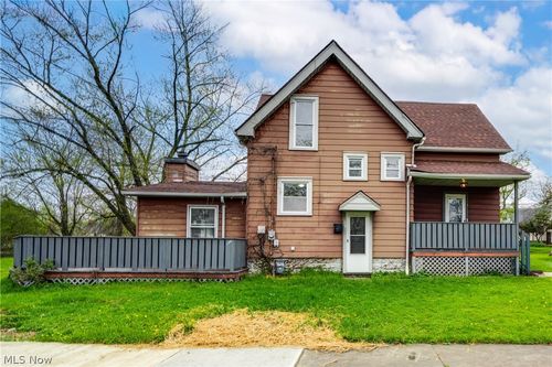 15413 Raymond St, Maple Heights, OH, 44137-1137 | Card Image