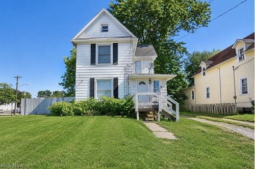 403 New St, Fairport Harbor, OH, 44077-5530 | Card Image