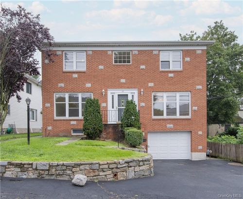 30 Cassilis Ave, Yonkers, NY, 10708-2115 | Card Image