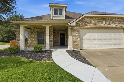 1218 Inglewood Dr, Mansfield, TX, 76063-5752 | Card Image