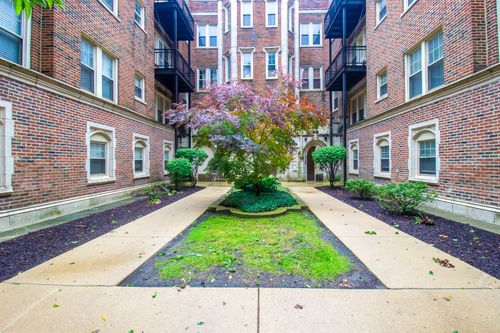 205-2335 70th Pl, Chicago, IL, 60649-2258 | Card Image