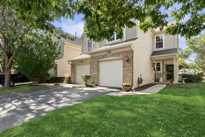 1370 Longchamps Court, Townhouse with 2 bedrooms, 2 bathrooms and 1 parking in Grayslake IL | Image 1