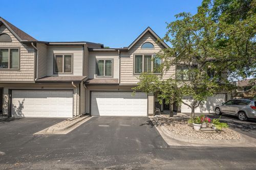 8 110th Ln Nw, Coon Rapids, MN, 55448-3392 | Card Image