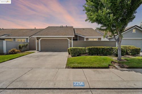 2256 Camborne Dr, Modesto, CA, 95356-2419 | Card Image