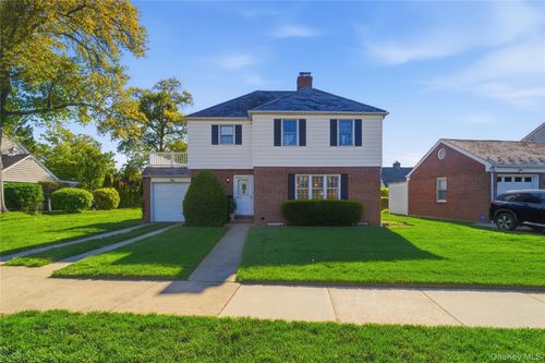 5 Franklin Court W, Hempstead, NY, 11530 | Card Image