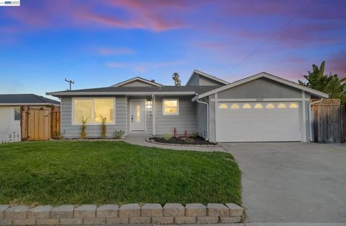 39676 Bruning St, Fremont, CA, 94538 | Card Image