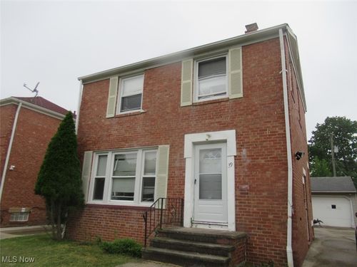 39 Eldred Ave, Bedford, OH, 44146-2637 | Card Image