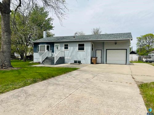 810 E Hermosa Dr Drive, Sioux Falls, SD, 57104 | Card Image
