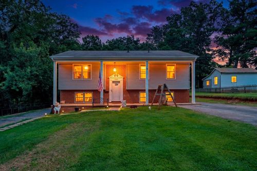 1002 Galax St, Bedford, VA, 24523 | Card Image