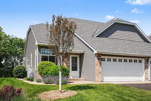 509 Spruce Dr, Hudson, WI, 54016-1874 | Card Image