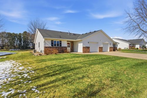 2608 10th St Sw, Willmar, MN, 56201-5055 | Card Image