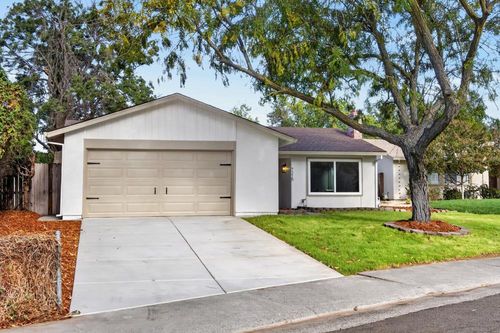 7215 Roca Way, Sacramento, CA, 95842 | Card Image