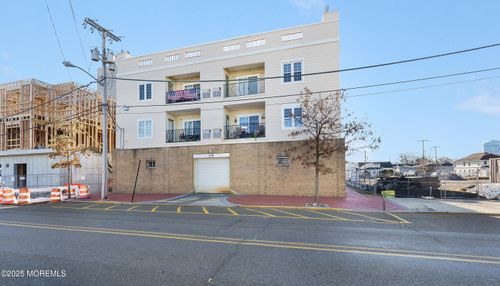 8-276 Beachway Ave, Keansburg, NJ, 07734-1093 | Card Image