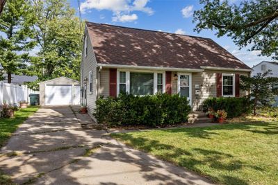 1246 Center Street Ne, House other with 3 bedrooms, 1 bathrooms and null parking in Cedar Rapids IA | Image 2