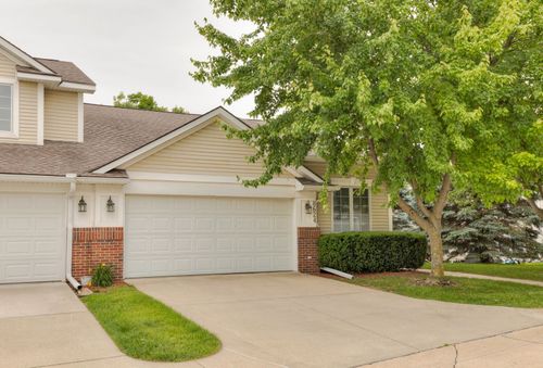 8624 Bromley Pl, Johnston, IA, 50131-2905 | Card Image