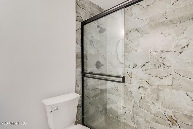 2nd Primary Bathroom | Image 25