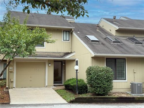 12317 Charlotte St, Kansas City, MO, 64146-1124 | Card Image