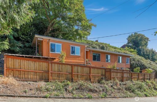 4320 Palatine Avenue N, Seattle, WA, 98103 | Card Image