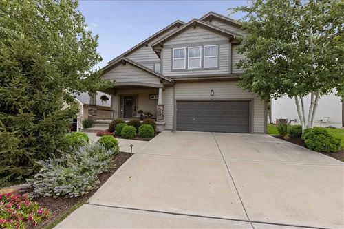 390 N Cedar Hills St, Olathe, KS, 66061-6015 | Card Image