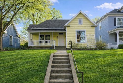 1703 Main St, Lexington, MO, 64067-1711 | Card Image