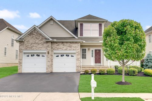 330 Van Dusen Dr, Marlboro, NJ, 07746-2463 | Card Image
