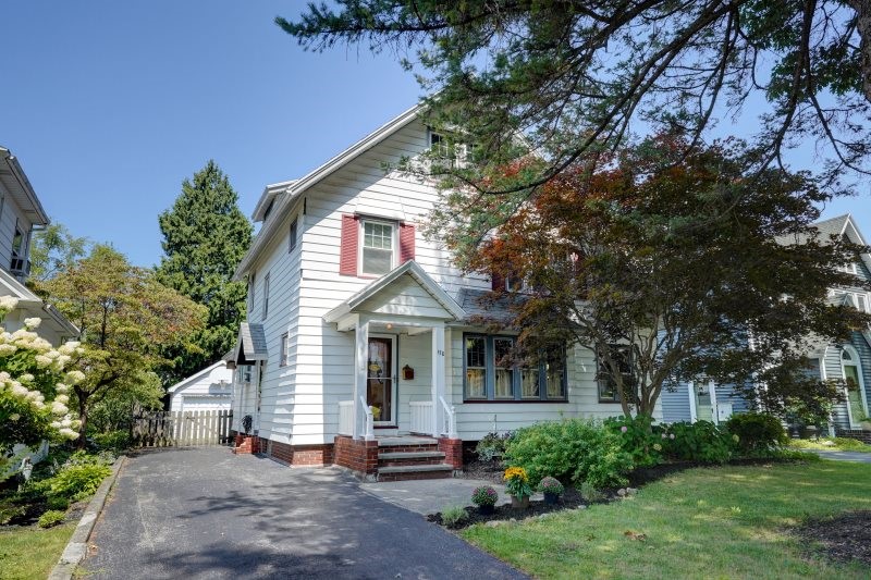 Elmcroft Rd, Rochester, NY 14609