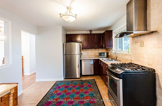 3 Lawndale Crt, House other with 4 bedrooms, 2 bathrooms and 6 parking in Bradford West Gwillimbury ON | Image 11