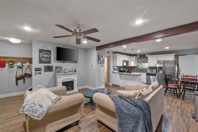 501 Nw Newton Drive, House other with 4 bedrooms, 2 bathrooms and null parking in Burleson TX | Image 3