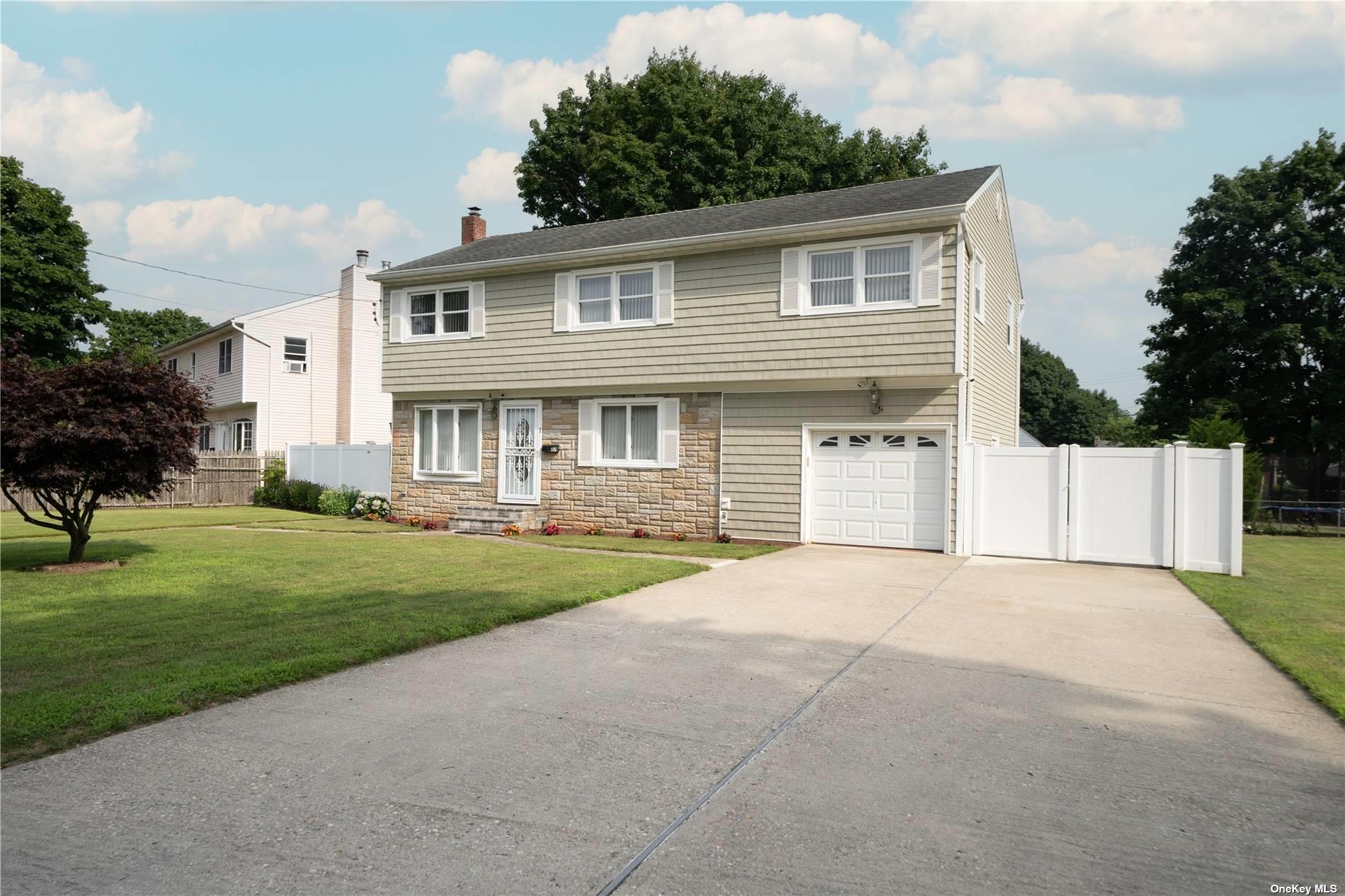 Saint Peters Dr, Brentwood, NY 11717
