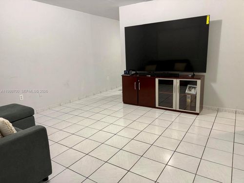 2734-2732 Nw 16th Ter, Miami, FL, 33125-2019 | Card Image