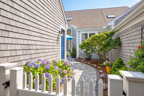 78-78 Holbeck Cor, Plymouth, MA, 02360-8241 | Card Image