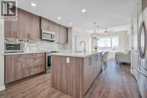 8531 8a Ave Sw, Calgary, AB, T3H1V4 | Card Image