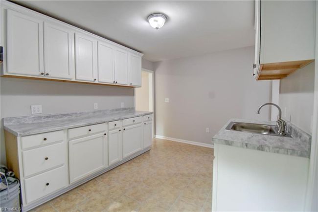 1215 E Russell Ave, House other with 3 bedrooms, 1 bathrooms and null parking in High Point NC | Image 17