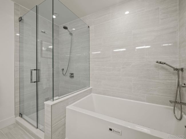 26-web-or-mls-P2199407.jpg | Image 24