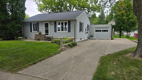 1430 N Park St, Fairmont, MN, 56031-2518 | Card Image