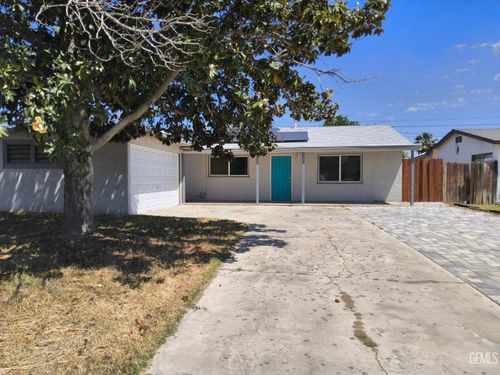 2312 Castro Ln, Bakersfield, CA, 93304-4708 | Card Image