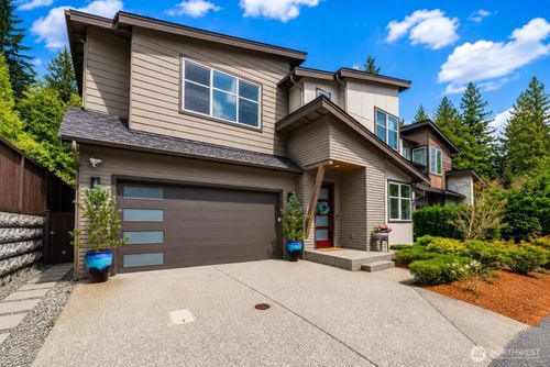 24387 Ne 24th St, Sammamish, WA, 98074-3507 | Card Image